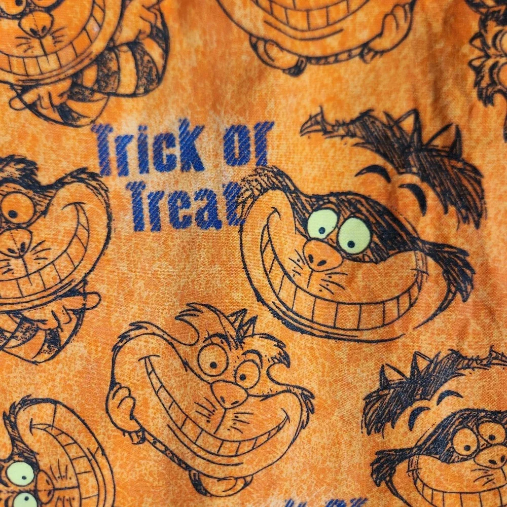 Disney Happy‎ Halloween Orange Cheshire Cat Medical Scrub Top Size XS
